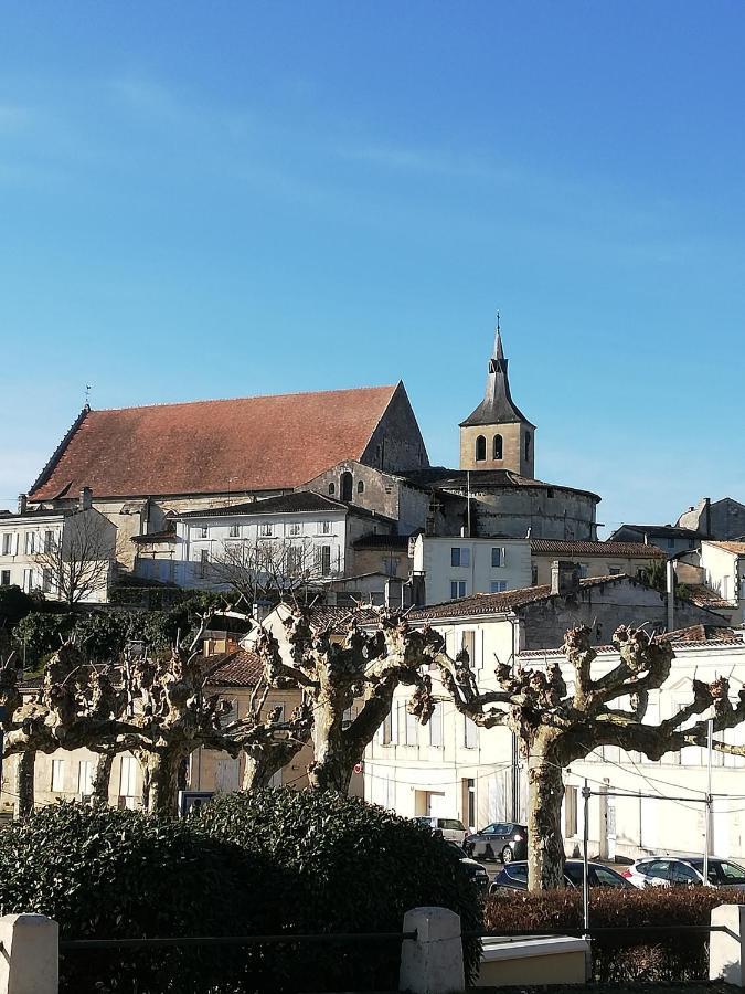 Chambre D'Hotes Chez Sandrine Guitres Bagian luar foto
